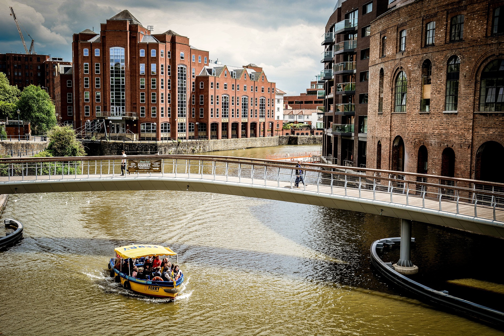 Picture of Bristol bridge and canal